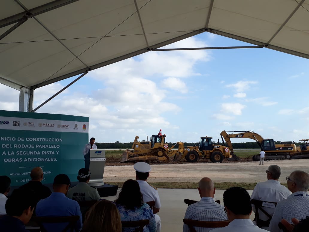 Arturo Herrera Gutiérrez, titular de la SHCP, en la inauguración obras del Aeropuerto