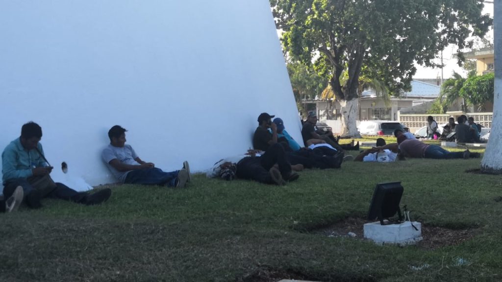 Manifestantes tuvieron que esperar horas para ser atendidos