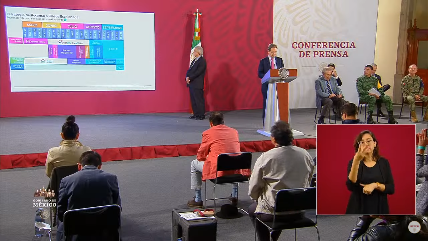 Esteban Moctezuma Barragán al presentar el plan para el nuevo ciclo escolar