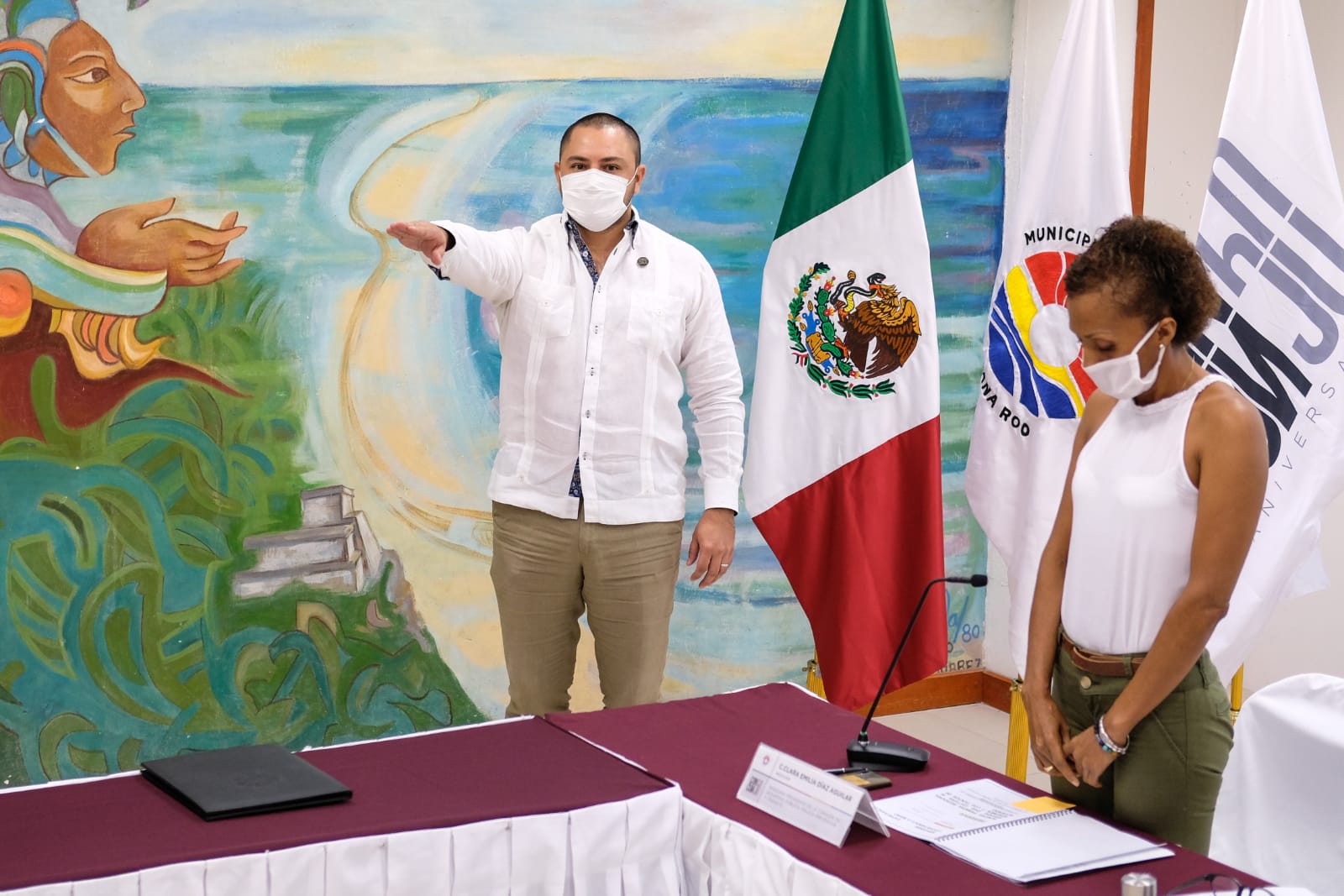 Issac Janix jura en su nuevo encargo como secretario general