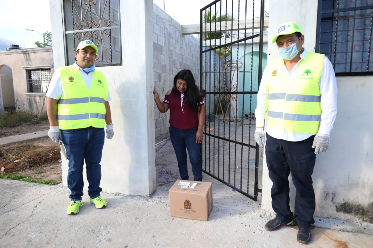 Servidores públicos, en promoción de su imagen con recursos públicos