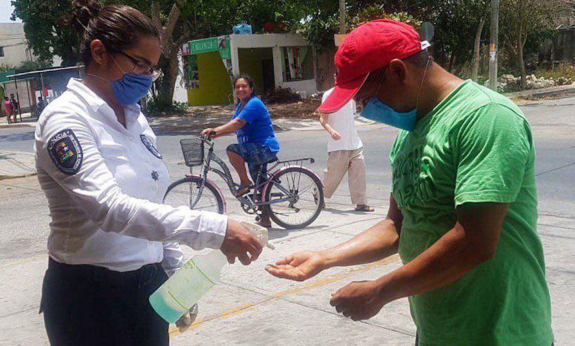 Elementos operativos usan material sanitario de tercera