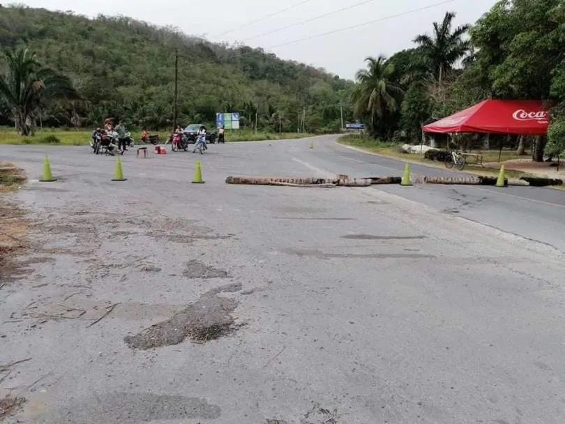 En la ribera del Río Hondo, el paso de personas pone en peligro a Belice.