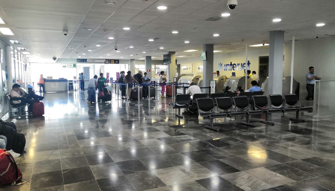 Trabajadores denuncian relajamiento de medidas sanitarias en el Aeropuerto de Chetumal