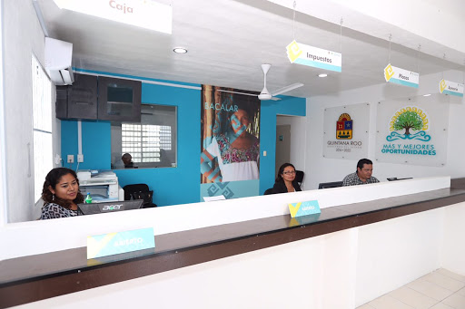 Burócratas regresan a trabajar