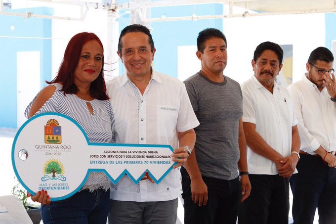 El gobernador entregó las primeras 70 viviendas el 19 de marzo de 2019; se construyeron en seis meses.