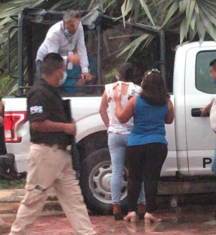 Ministeriales detienen a abogados