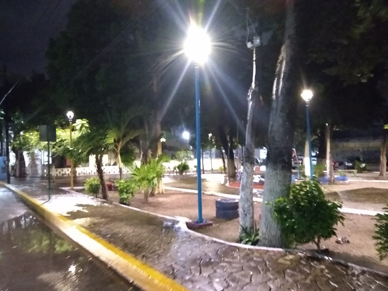 Ilumina Cancún con cambio de luminarias