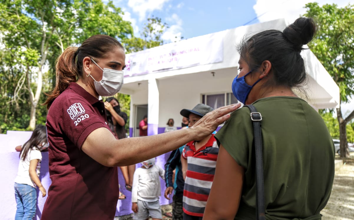 Mara Lezama en la Avante