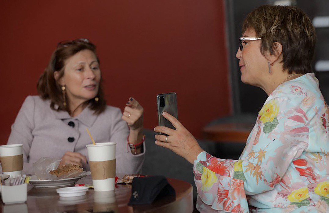 Tatiana Clouthier y Laura Beristáin