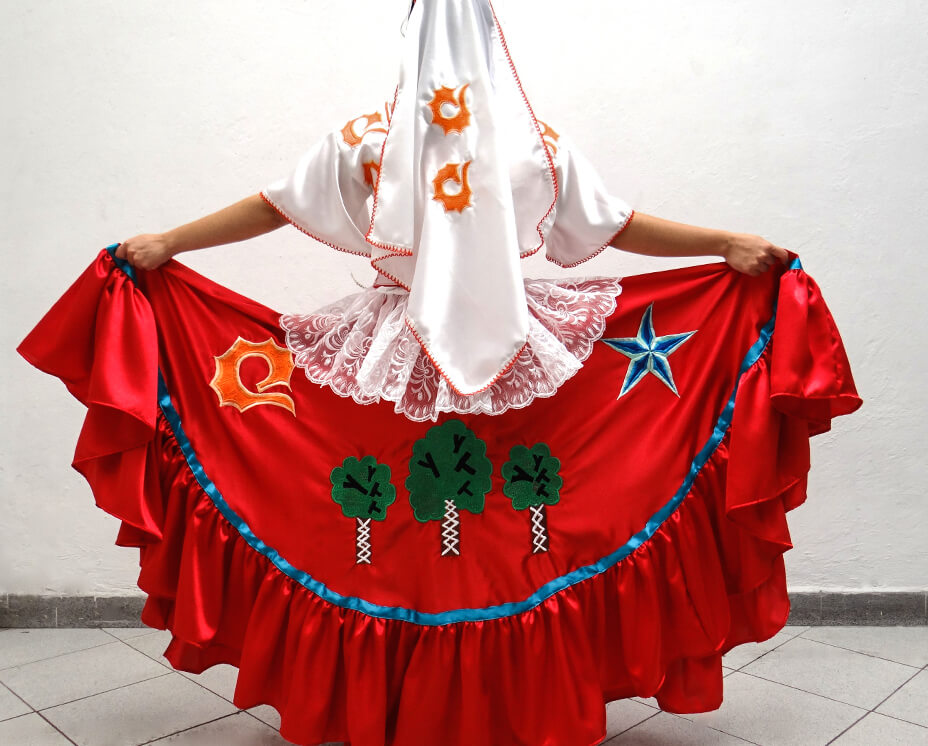 Conoce las cuatro variantes del traje típico de Quintana Roo