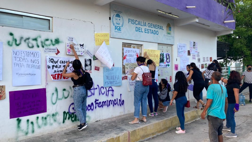 Mujer muerta en la bahía