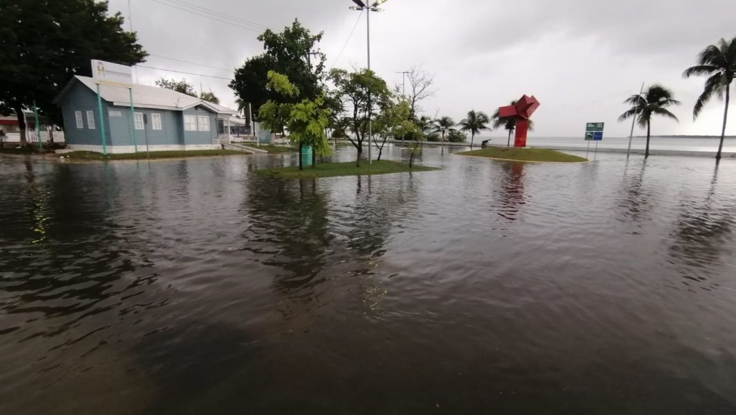 Aguacero provocó inundaciones en Chetumal