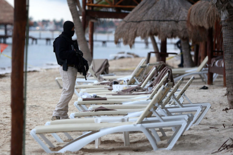 Analizan hoteles armar a sus guardias tras tiroteo en Puerto Morelos