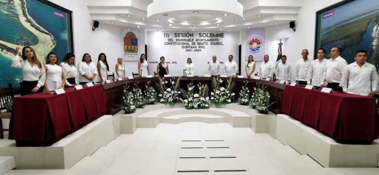 Celebra Ayuntamiento de Benito Juárez 52 aniversario de Cancún