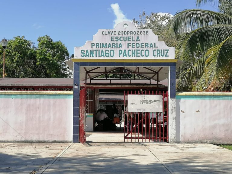 Denuncia familia lesbomaternal discriminación en primaria de Chetumal