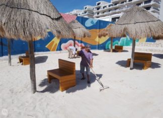 Cancún Blue Flag
