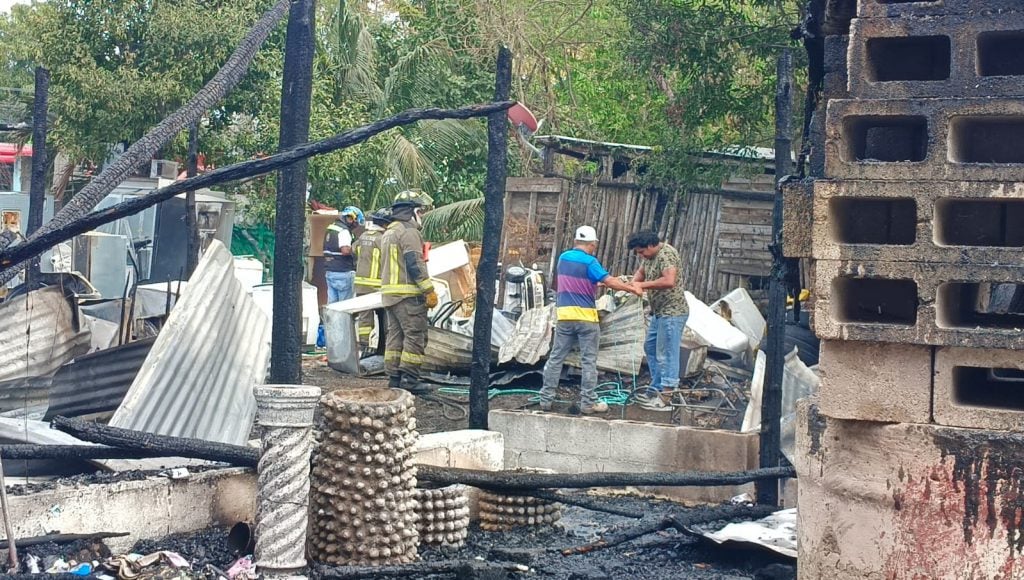  incendio en centro cristiano de Cancún