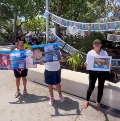 Madres buscadoras se manifiestan en plaza de la reforma