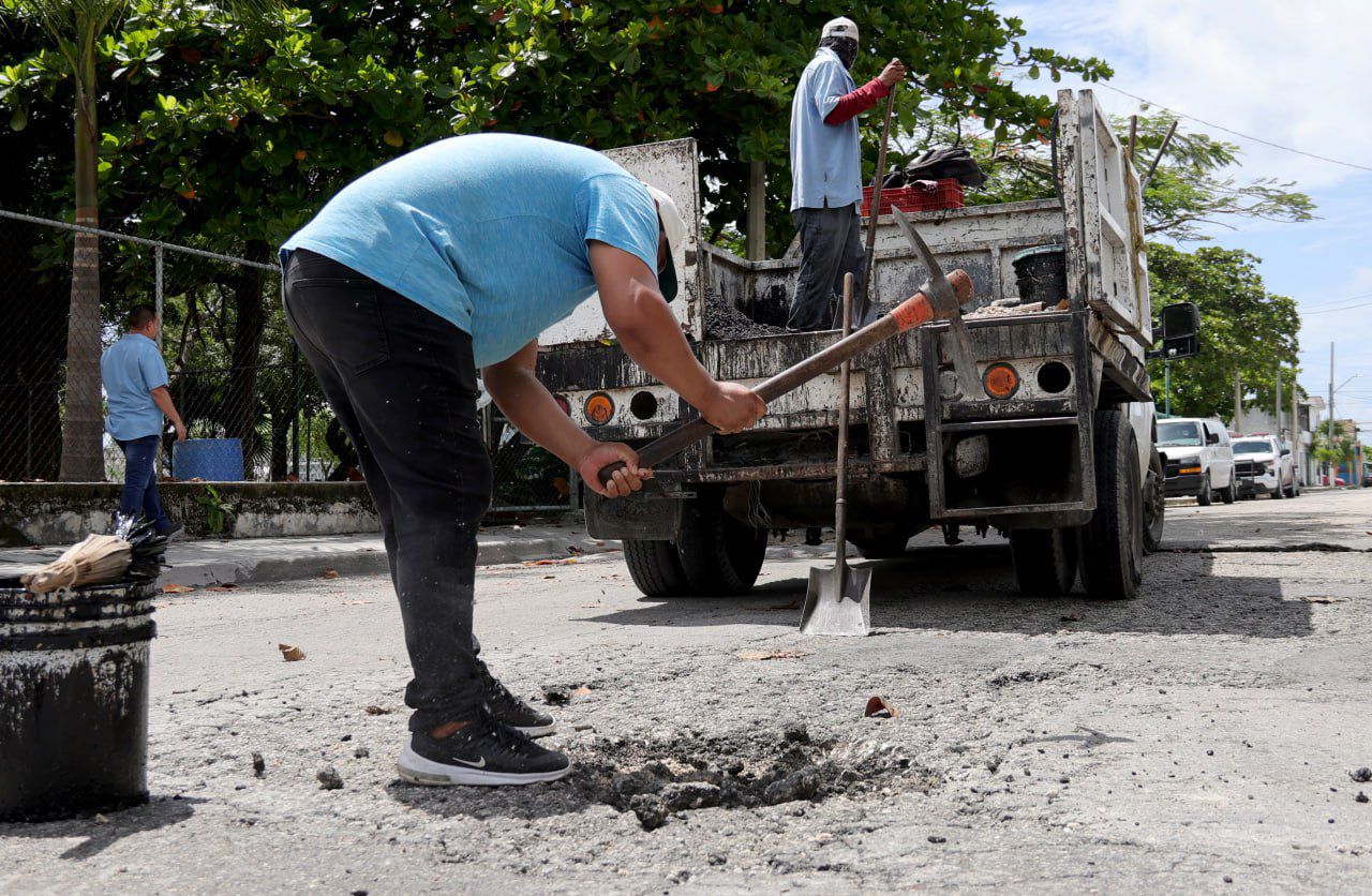 Reparando calles de Cancun