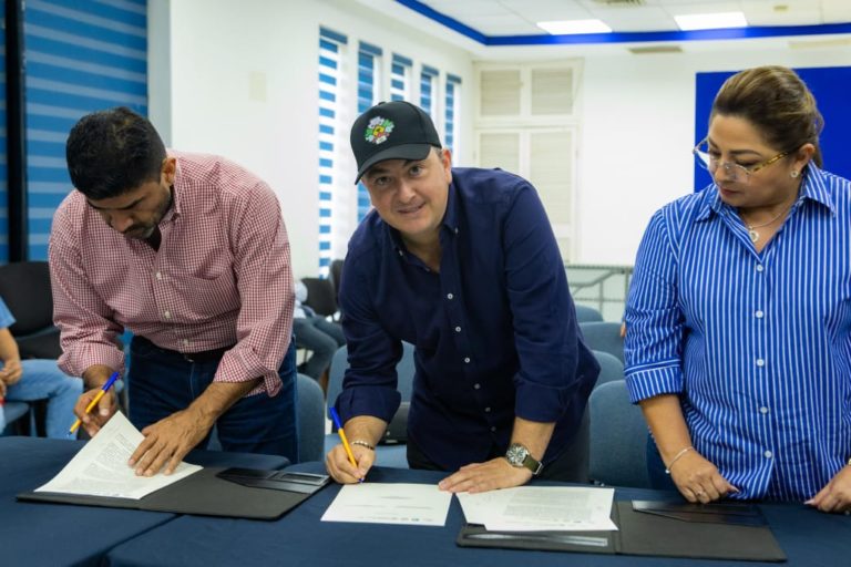 Convenio | Firman acuerdo para transformar Playa del Carmen